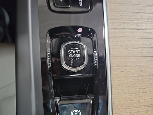 New 2026 Volvo XC60 B5 Plus w/ Climate Package image 15