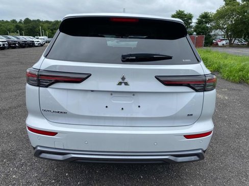 New 2025 Mitsubishi Outlander AWD image 4