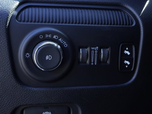 Used 2023 Jeep Wagoneer L Series II image 13