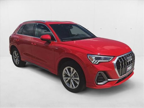 Used 2024 Audi Q3 2.0T Premium image 3