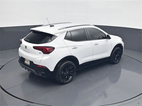 Used 2024 Buick Encore GX Sport Touring image 17