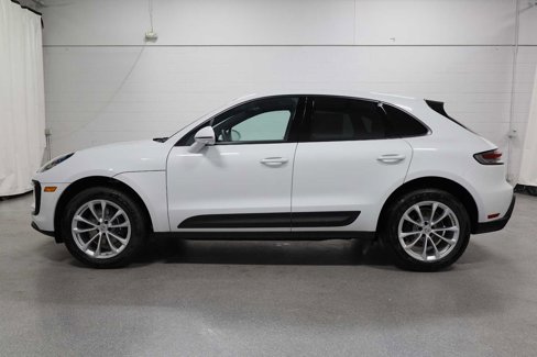 New 2026 Porsche Macan image 2