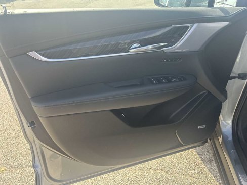 Certified 2025 Cadillac XT6 Premium Luxury image 23