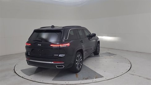 New 2025 Jeep Grand Cherokee Overland w/ Luxury Tech Group IV image 14