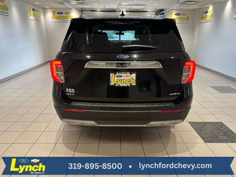 Used 2024 Ford Explorer XLT w/ Equipment Group 202A image 28