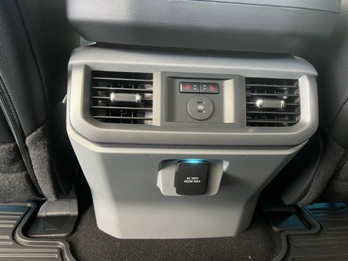 New 2025 Ford F150 Lariat w/ Equipment Group 502A High image 19