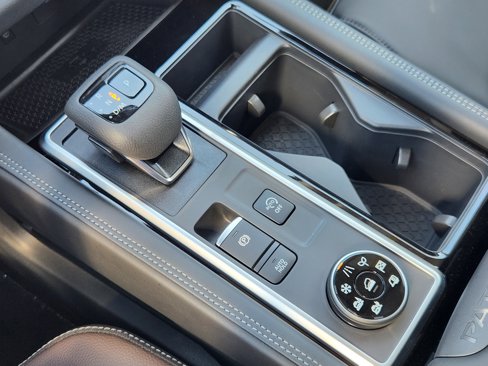New 2025 Nissan Pathfinder Platinum w/ Cargo Package image 22