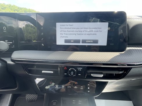 Used 2025 Nissan Kicks SR w/ Illumination Package image 18