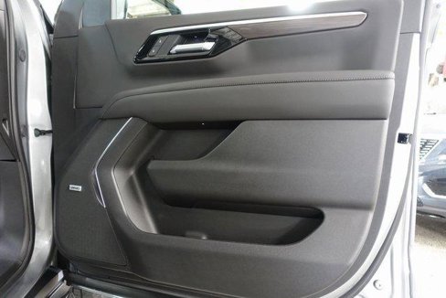 New 2025 Chevrolet Suburban LT w/ Comfort Package image 28