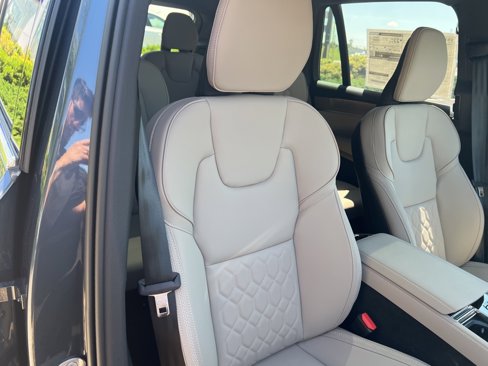 New 2026 Volvo XC90 B6 Plus image 40