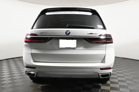 Used 2025 BMW X7 xDrive40i w/ Premium Package image 6