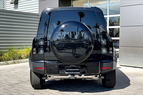 New 2026 Land Rover Defender 110 S image 4