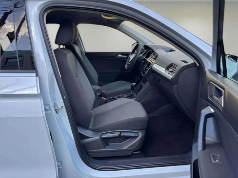 Used 2019 Volkswagen Tiguan S image 23
