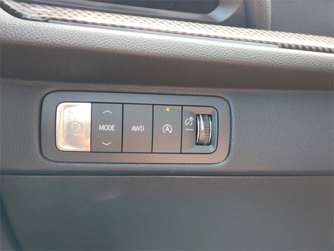 Used 2025 Chevrolet Traverse High Country w/ LPO, Floor Liner Package image 27