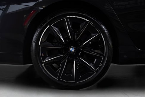 Used 2023 BMW 760i xDrive image 11