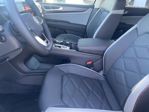 New 2025 Volkswagen Atlas Peak Edition SE image 12