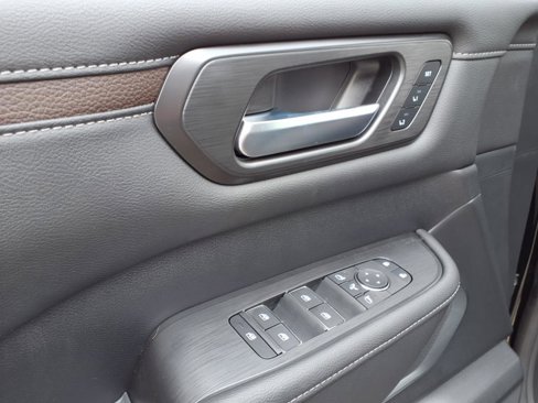 New 2025 Nissan Armada Platinum w/ Convenience Package image 14