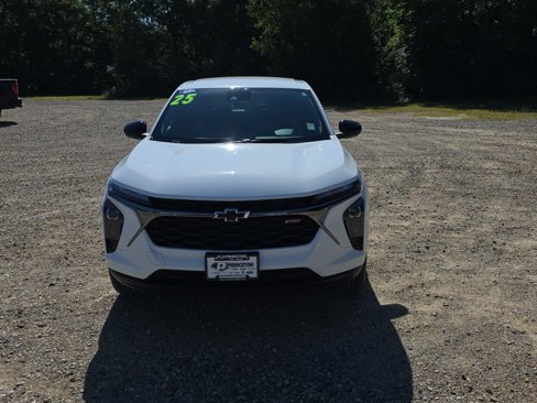 Used 2025 Chevrolet Trax RS w/ Driver Confidence Package image 5