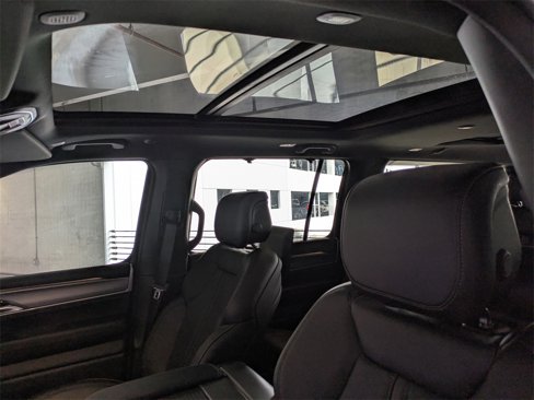New 2025 Jeep Wagoneer L Series III w/ Premium Group I image 23