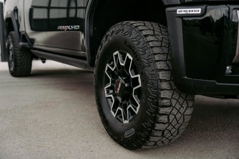 Used 2024 GMC Sierra 2500 AT4X image 4
