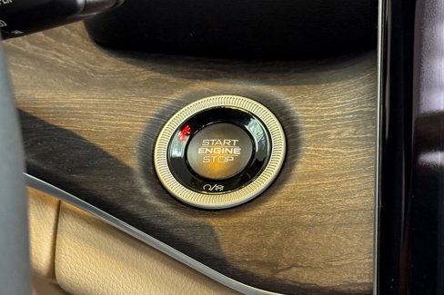 New 2025 Jeep Grand Cherokee L Limited w/ Luxury Tech Group II image 15