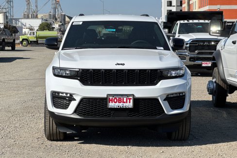 New 2025 Jeep Grand Cherokee L Altitude image 8