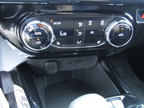 Used 2025 Chevrolet Trax RS w/ Driver Confidence Package image 25