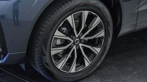 Certified 2025 Volvo XC60 B5 Core w/ Protection Package Premier image 10