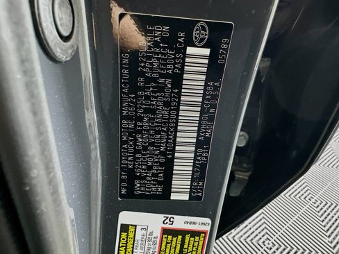 Used 2025 Toyota Camry SE image 12