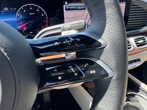 New 2026 Mercedes-Benz GLS 580 4MATIC image 11
