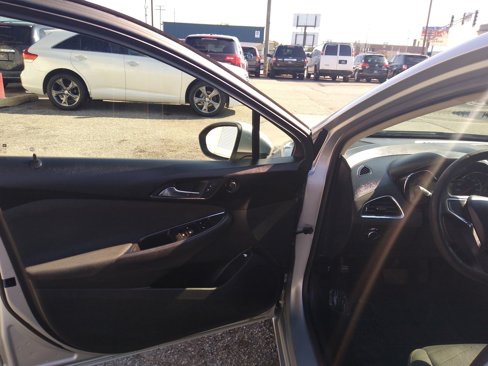 Used 2017 Chevrolet Cruze LS image 10