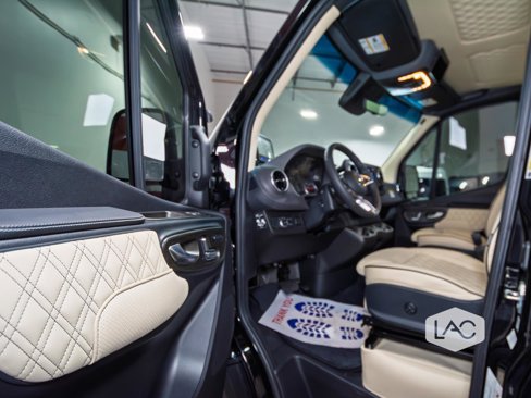 Used 2025 Mercedes-Benz Sprinter 3500 image 22