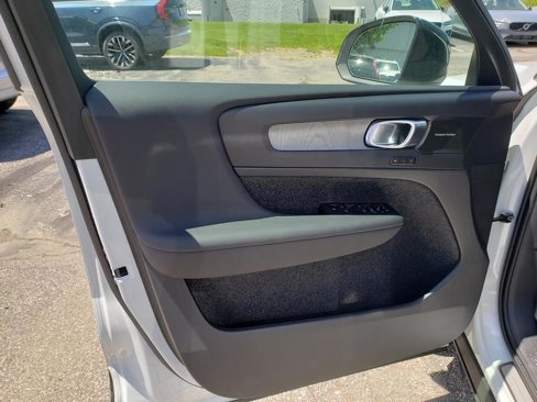 New 2025 Volvo XC40 B5 Plus w/ Protection Package Premier image 5