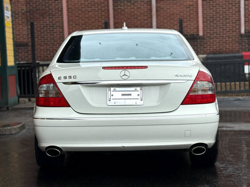 Used 2008 Mercedes-Benz E 550 4MATIC Sedan image 7