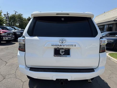 Used 2020 Toyota 4Runner SR5 Premium image 6