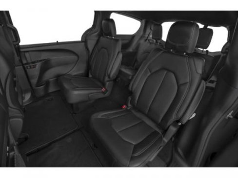 New 2025 Chrysler Pacifica Pinnacle w/ Trailer Tow Group image 15