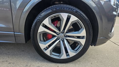 Used 2019 Audi Q8 Premium Plus image 16
