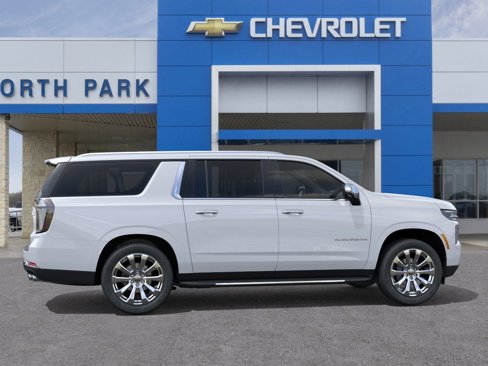 New 2026 Chevrolet Suburban Premier image 5