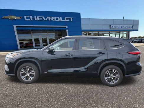 Used 2023 Toyota Highlander Limited image 2