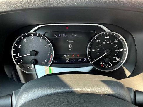 Certified 2025 Nissan Frontier SV image 24