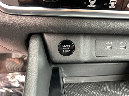Used 2024 Nissan Rogue SV image 36