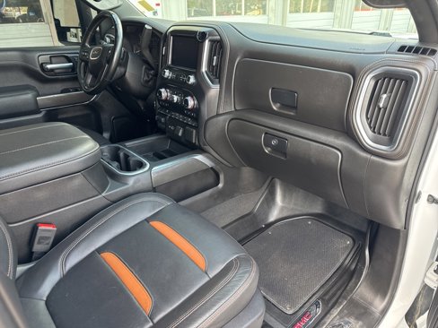 Used 2023 GMC Sierra 2500 AT4 image 32