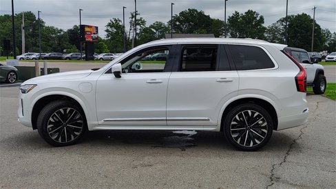 New 2025 Volvo XC90 T8 Plus w/ Protection Package Premier image 5