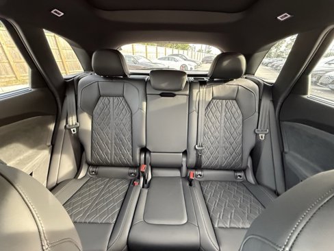 Used 2025 Audi SQ5 Premium Plus image 11