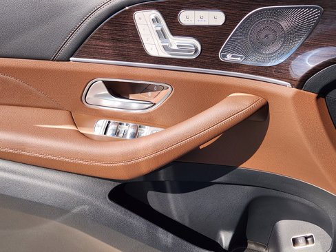 New 2026 Mercedes-Benz GLS 450 4MATIC image 23