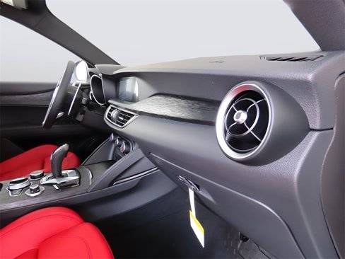 New 2024 Alfa Romeo Stelvio Sprint image 11