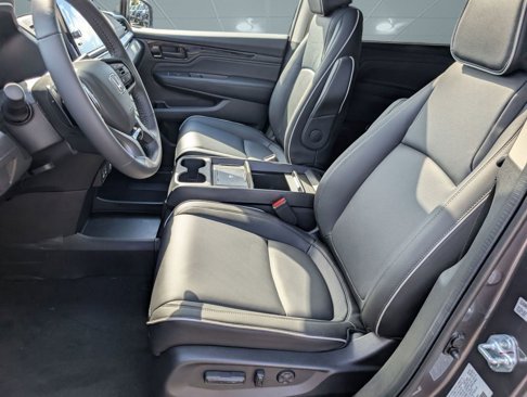 New 2026 Honda Odyssey Touring image 5