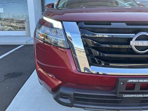 Used 2022 Nissan Pathfinder SV image 4