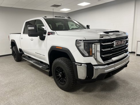 Used 2024 GMC Sierra 3500 SLE w/ SLE Convenience Package image 2