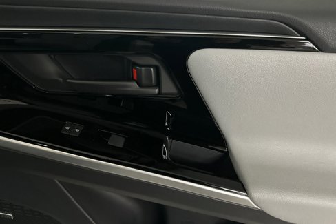 New 2025 Subaru Solterra Limited image 20